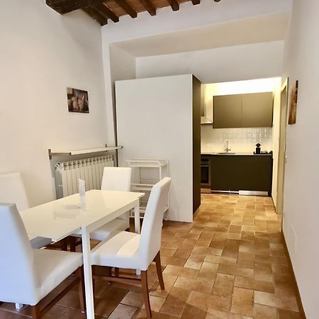 Fontebranda Nest Apartment Siena Bagian luar foto