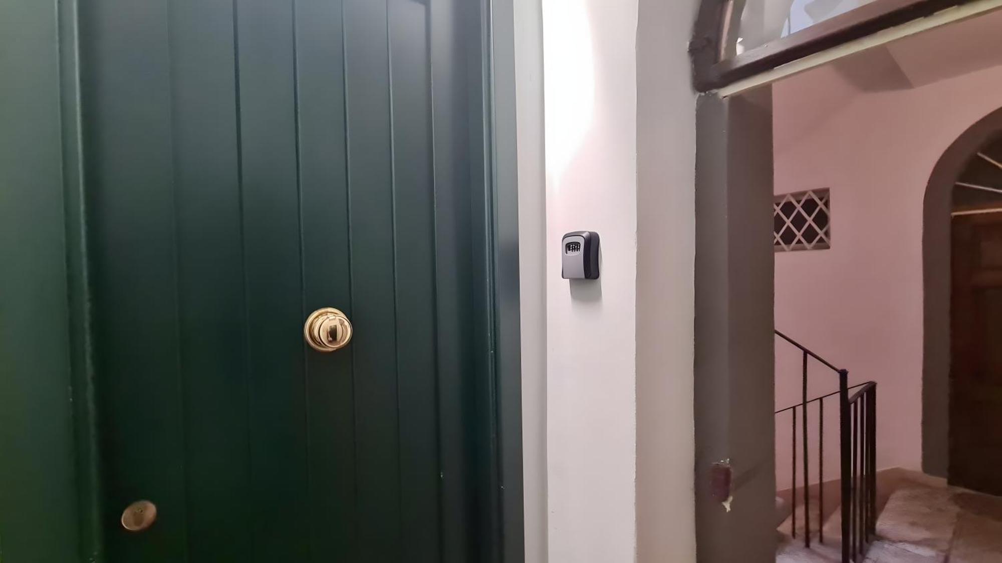 Fontebranda Nest Apartment Siena Bagian luar foto